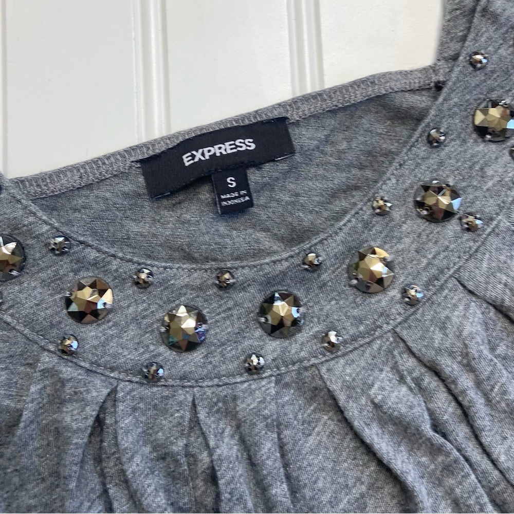•Express• bead detail tank - Picture 5 of 5